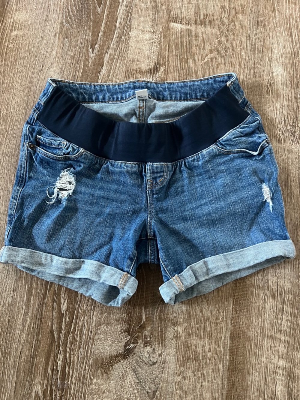 Old Navy Maternity Distressed Denim Shorts size 4